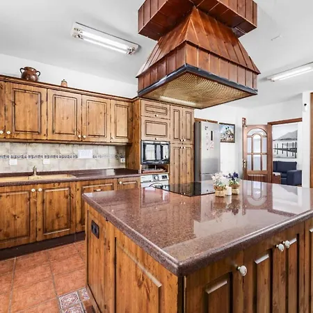 Palacios Herrero فيلة *